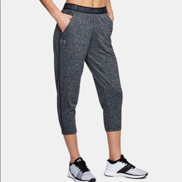 Under Armour Grey Jogger Capri Size Small Activewear Sporty Athleisure Gorpcore - Picture 1 of 7